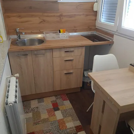 Apartment Kineski Zid *