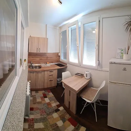 Apartment Kineski Zid *